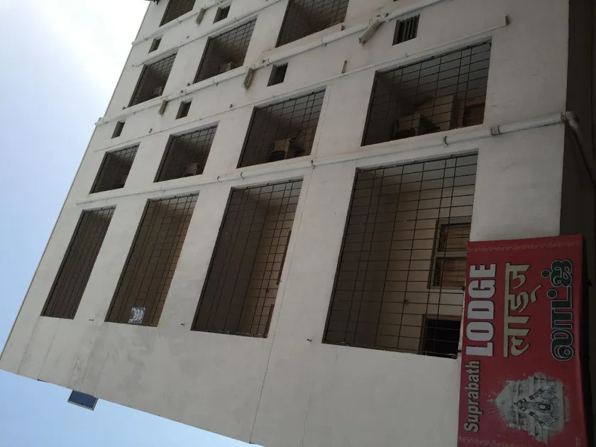 Hotel Suprabath Towers - Image 1