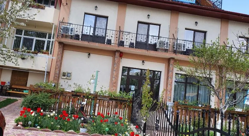PENSIUNEA CIREȘUL ALB - Image 1