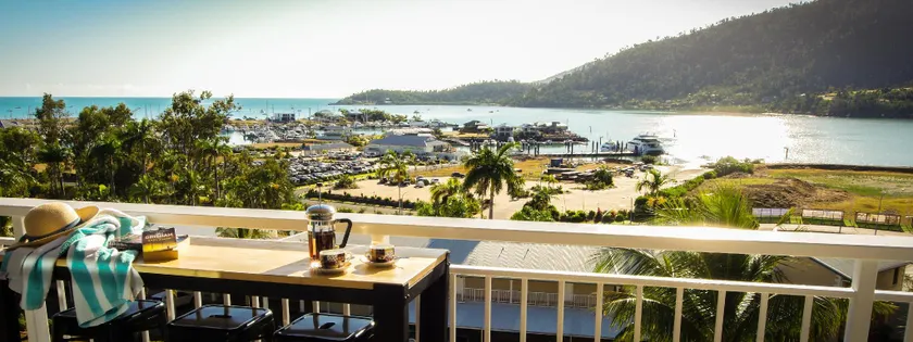 Coral Sea Vista Apartments - Image 1