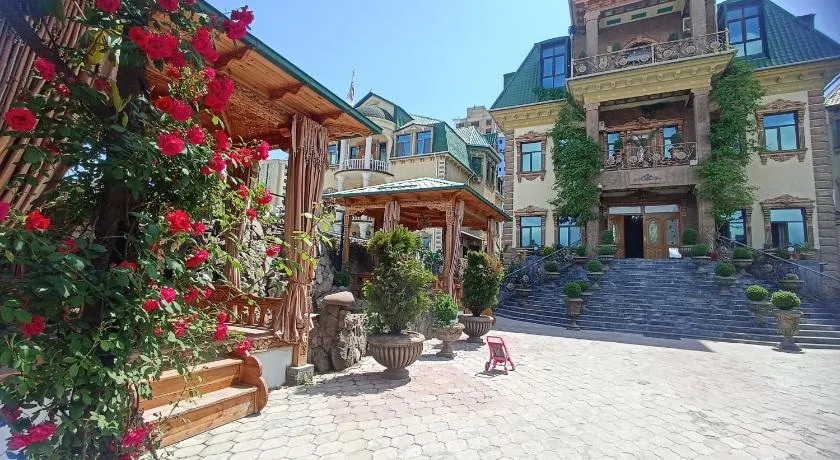 Almaz - Hotel - Image 1