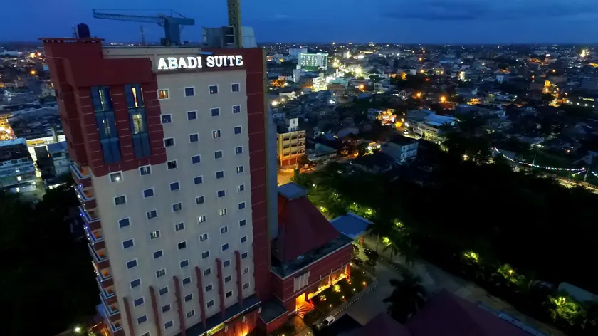 Abadi Suite Hotel & Tower - Image 1