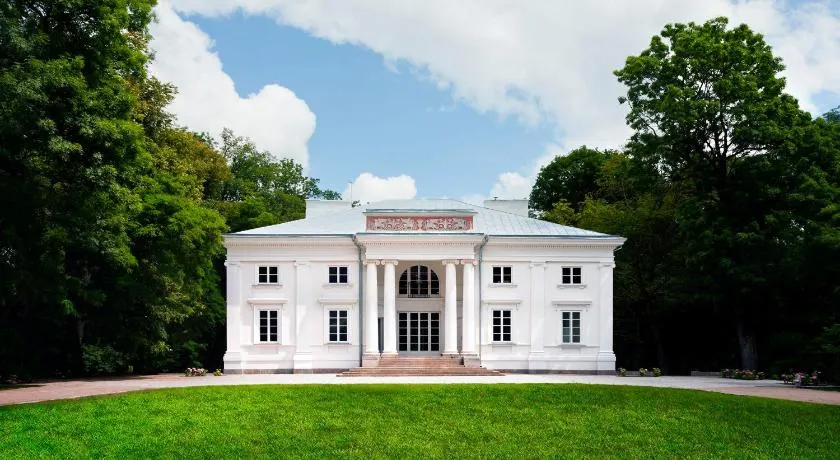 Pałac Cieleśnica - Image 1