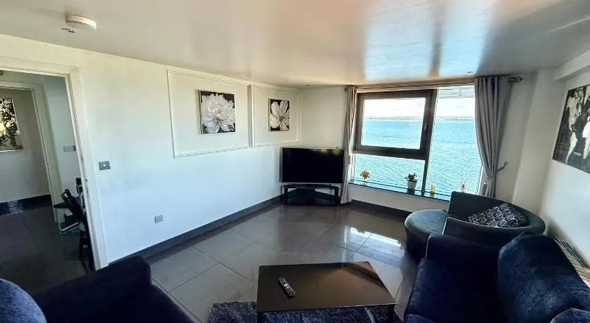 Ocean Park Apartments - Oceanfront - Free Parking and Fast WiFi - Image 1