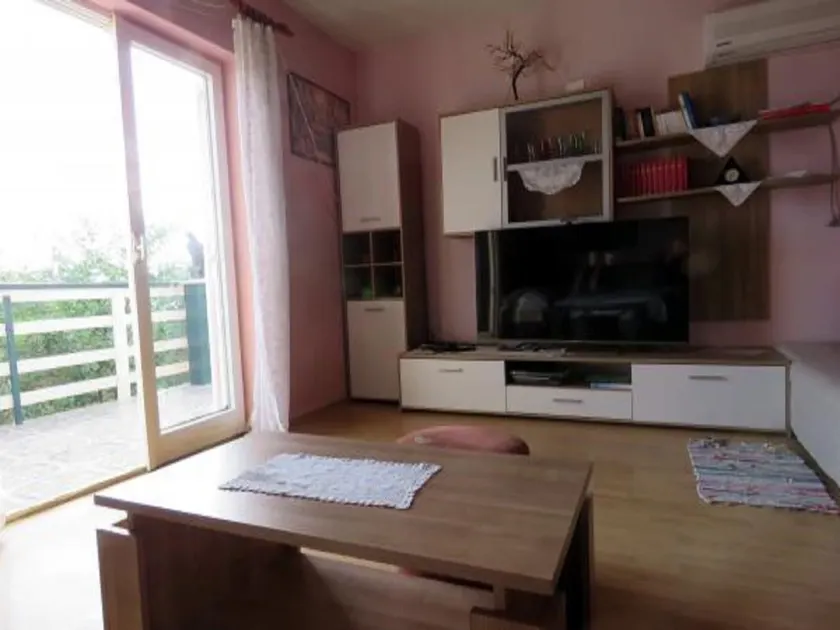 One Bedroom Apartment - Image 1