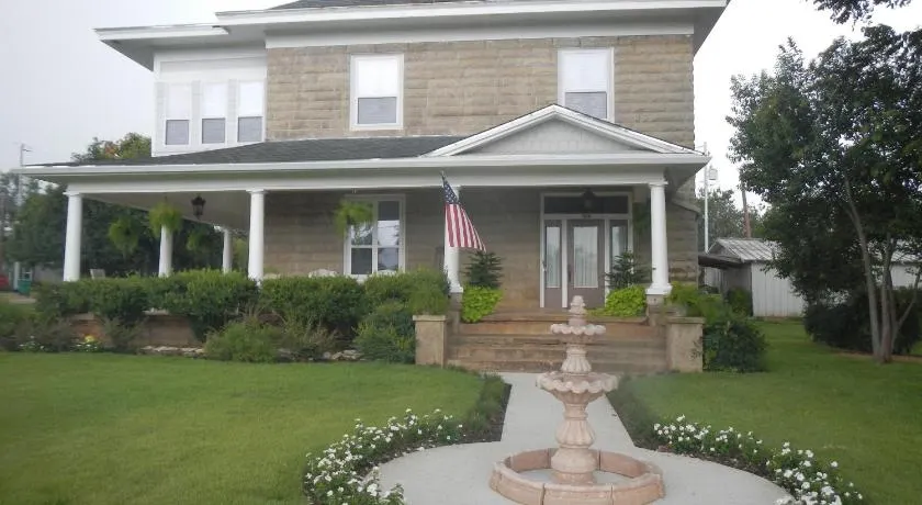Sandstone Street Bed and Breakfast - Image 1