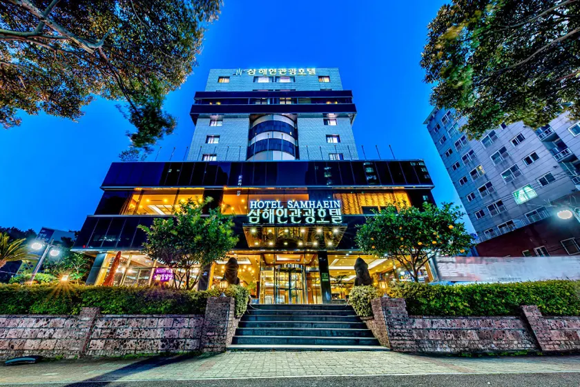 Samhaein Hotel - Image 1