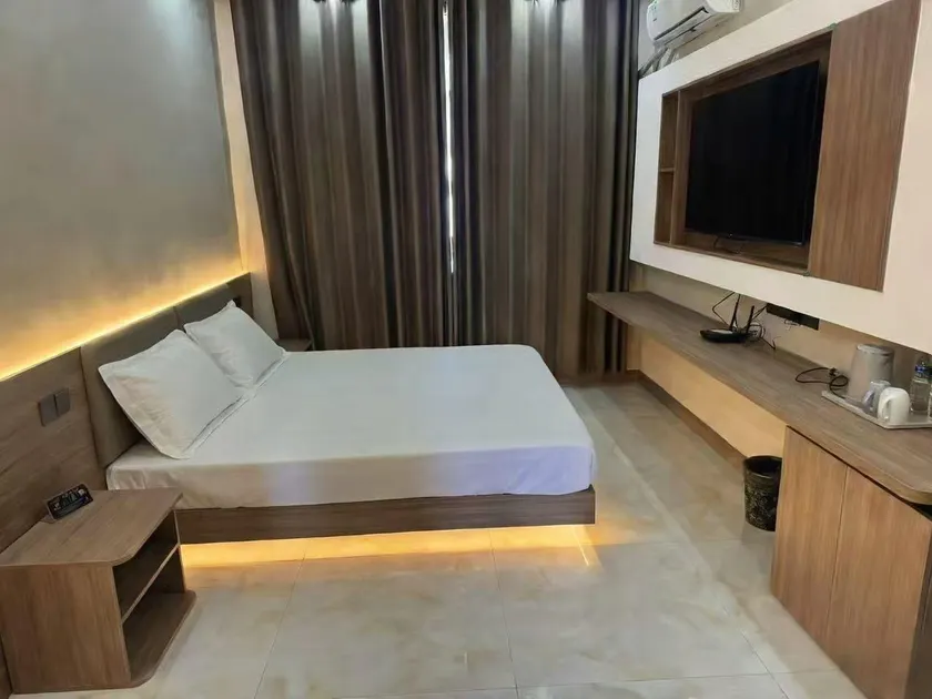 Tianrunfu Express Hotel - Image 1