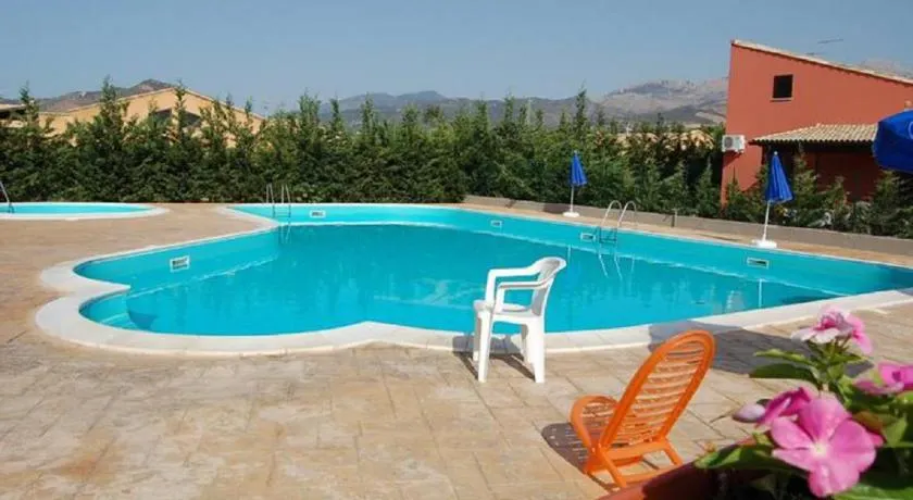 Villa Siragusa con piscina condominiale - Image 1