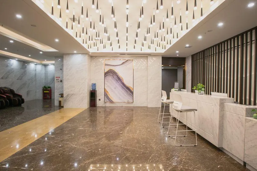 Lianjie Boutique Hotel (Chongqing Jiefangbei Yangtze River Ropeway) - Image 1
