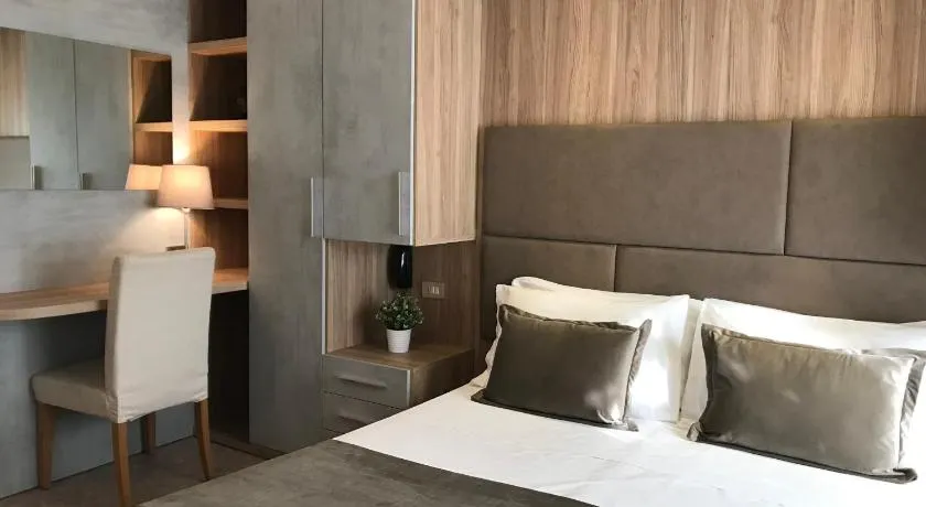 Golf Hotel - Image 1
