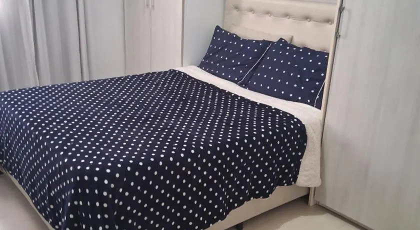 Quarto em AP Compartilhado - Somente Mulheres - Image 1