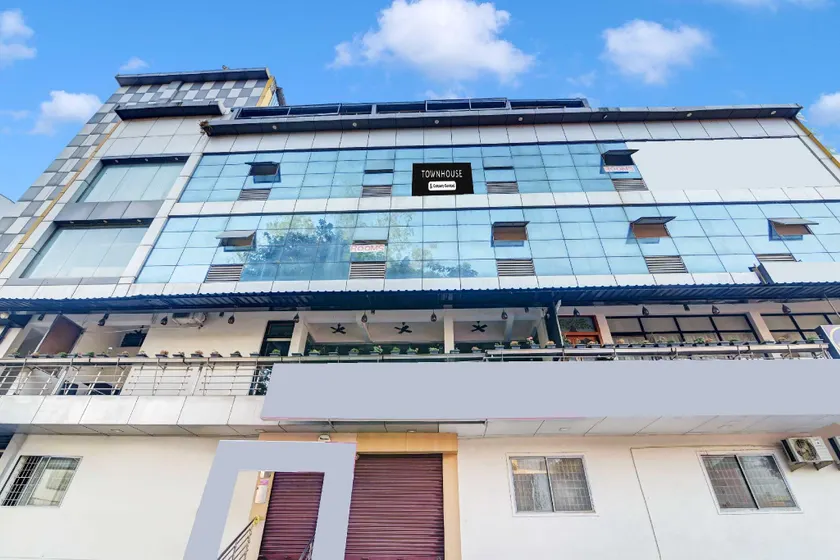 Townhouse Oak Coorg KSRTC Bus Station Kushal Nagar - Image 1