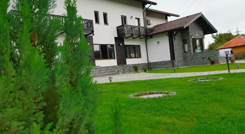 Pensiunea Câmpia Soarelui - Image 1