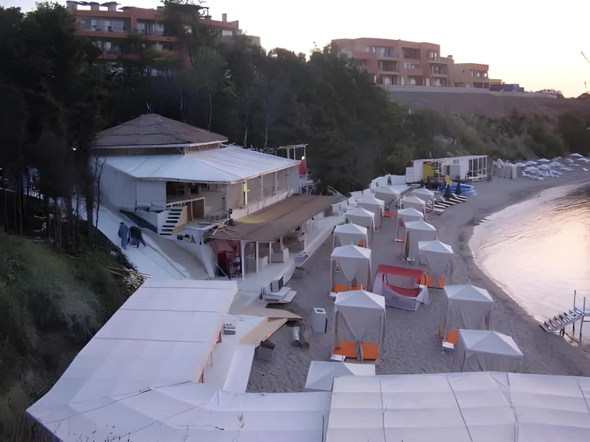 Hotel Paradise - Image 1