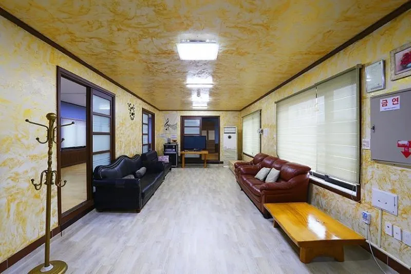 Anseong Gosammaeul Pension - Image 1