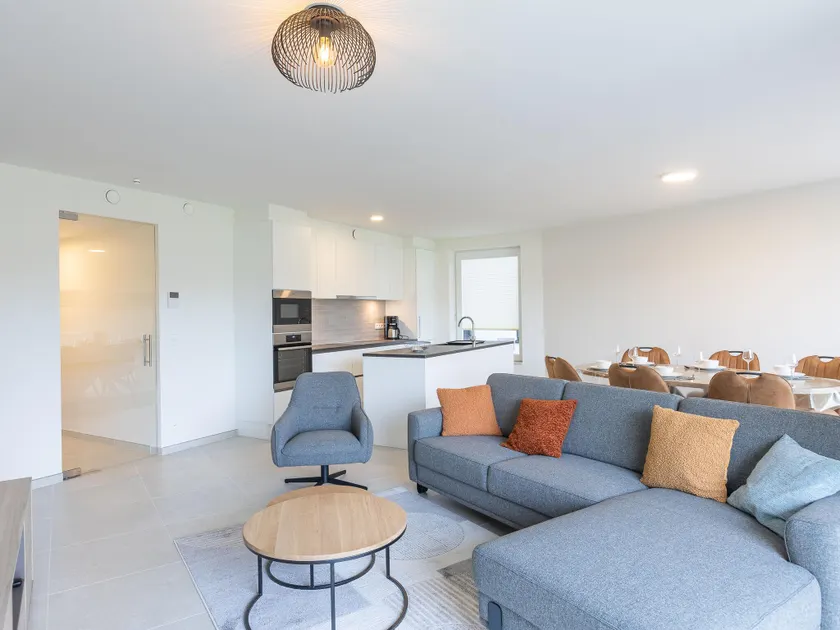 Corner apartment in the center with 3 bedrooms - Image 1