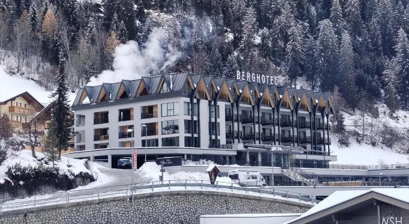 Berghotel - Image 1