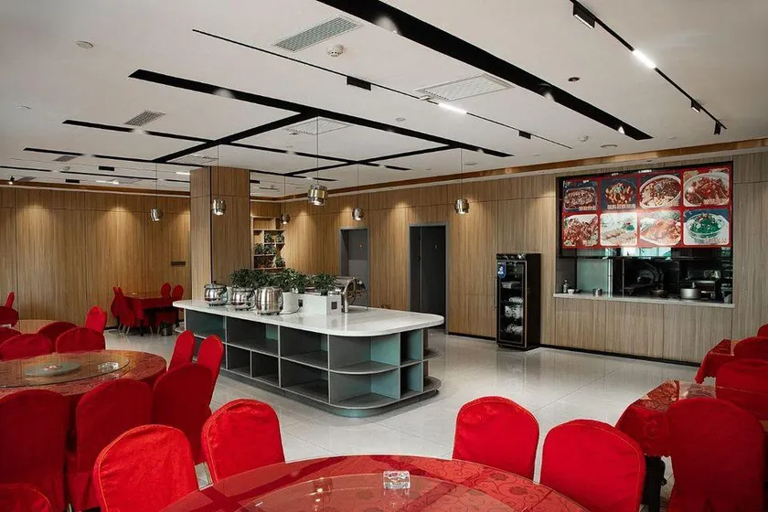 Guanghui Hotel - Image 1