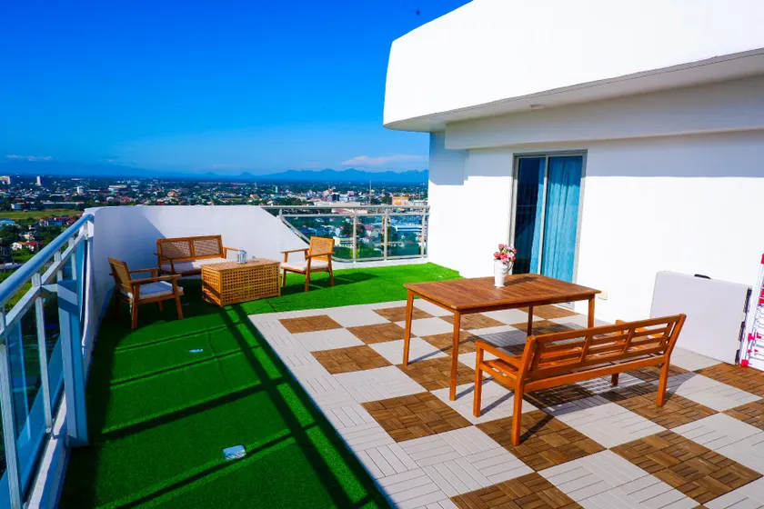 2BR Luxury Penthouse Christmas Stay with Wide Balcony and 7ft Billiards The Polaris Penthouse at Azure North - Image 1