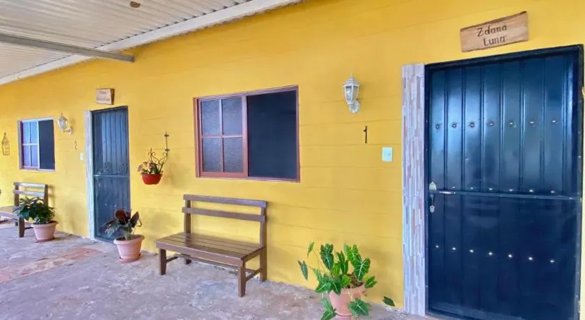 Hotel Shalva Barahona - Image 1