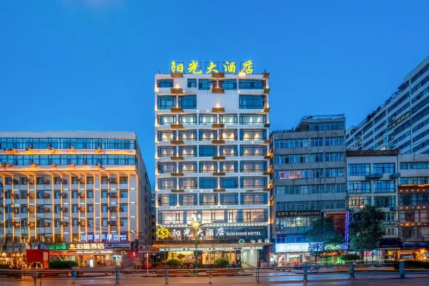 Sunshine Hotel - Image 1