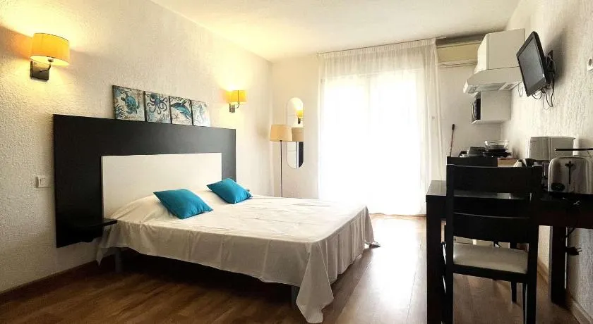 Saint Florent Studio 3 Pers Balcon Vue Mer Flo127 - Image 1