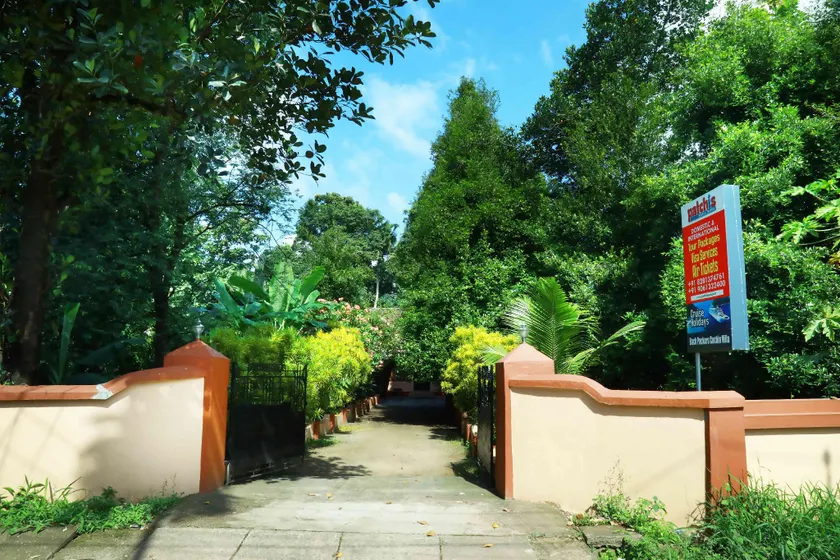Back Packers Cochin Villa - Image 1