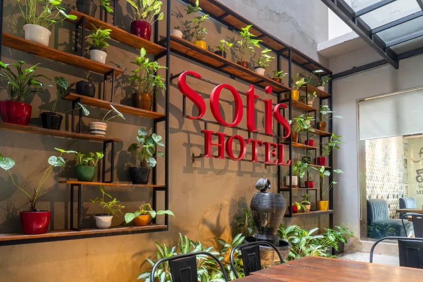 Sotis Hotel Falatehan - Image 1