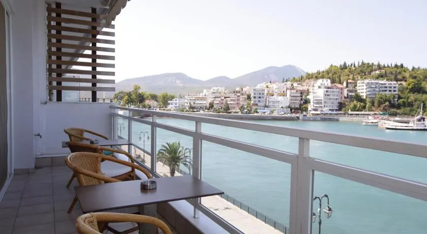 Chalkida Seafront Apartment - Image 1
