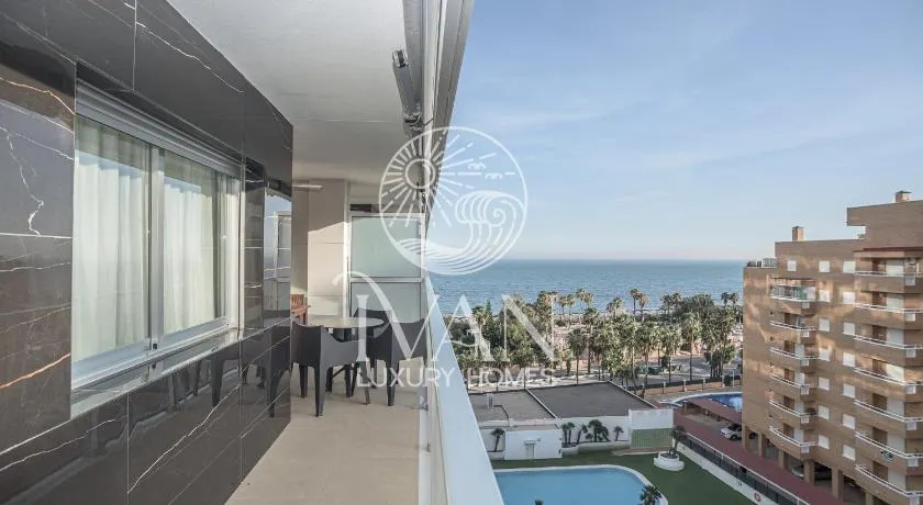 Casa Alex Ivan Luxury Homes 7ªPlta Norte 1ªLinea - Image 1