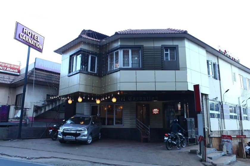 Hotel Carnation - Image 1