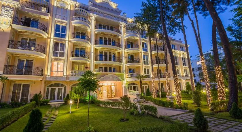 Venera & Anastasia Palace Apartments - Image 1