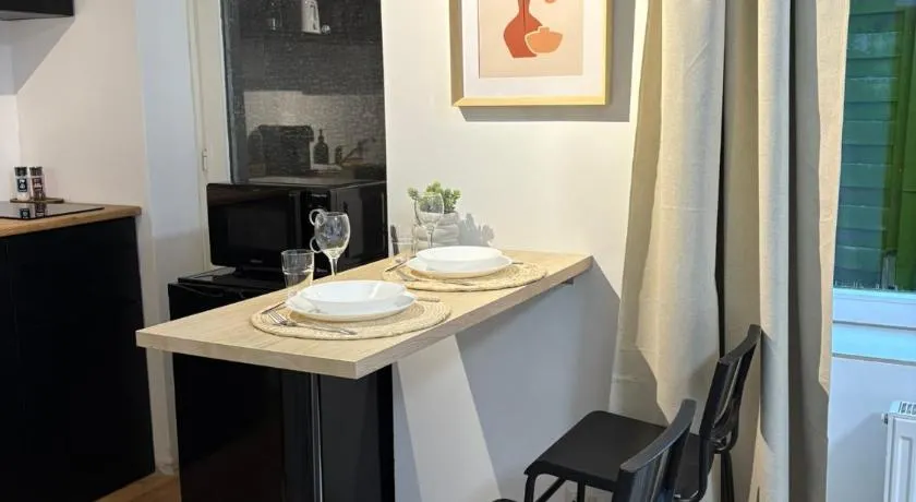 Neues Apartmenthaus mit 4 Wohnungen im Zentrum - Image 1