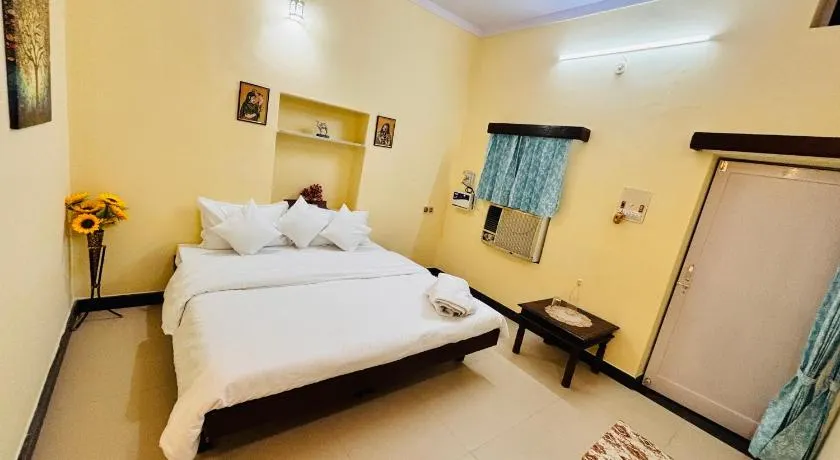 Liliyan Palace Guest house - Image 1