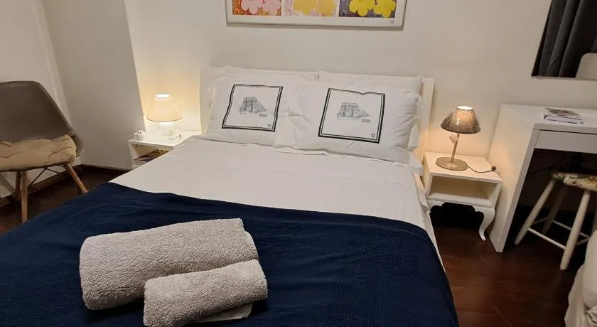 Skipper's Urban Endeavor One bed lux central quiet smart cozy apart Athens - Image 1
