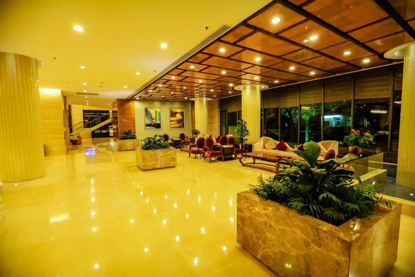 Holiday Hotel - Image 1