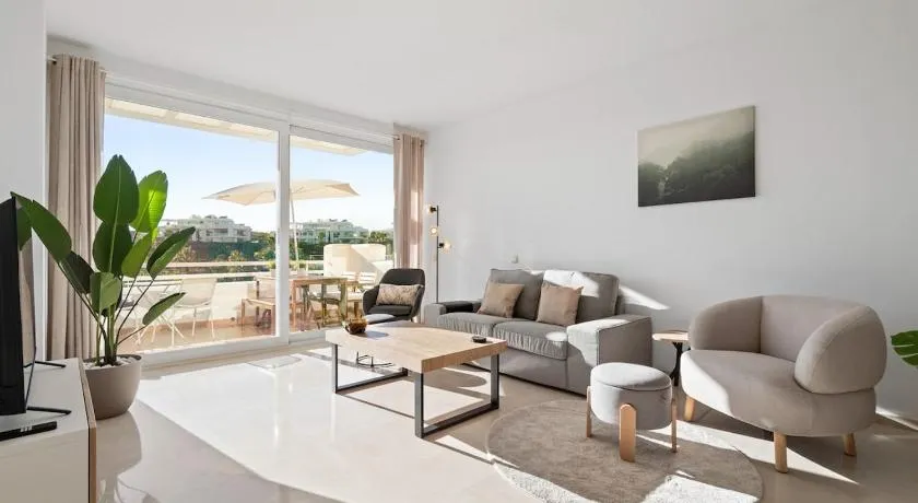 Stylish 2-Bedroom Apartment in Alcazaba Lagoon RDR529 - Image 1