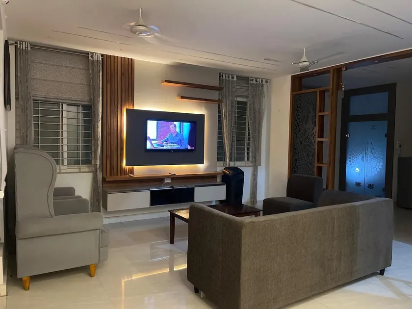 Elva villa-A luxurious 3bhk home stay near KPHB - Image 1