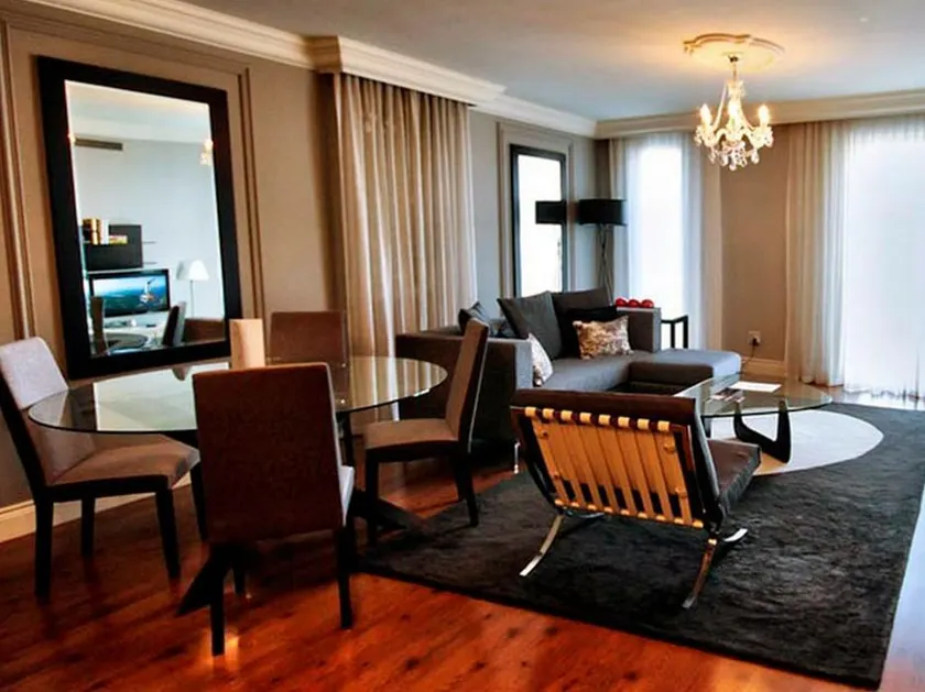 Cape Royale Luxury Apartment - Image 1