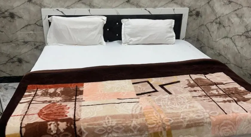 Shri Kishori Ju Guest House - Image 1