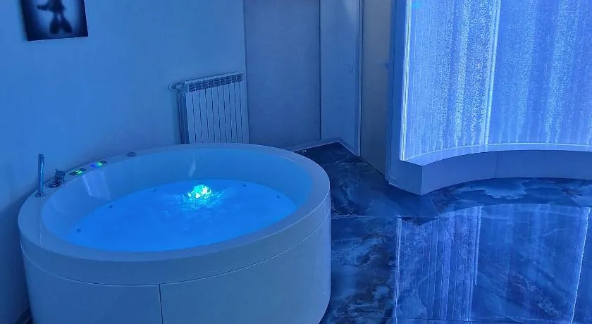The Igloo Milano -Luxury Eclectic Suite - Jacuzzi - MilanoFlats - Image 1