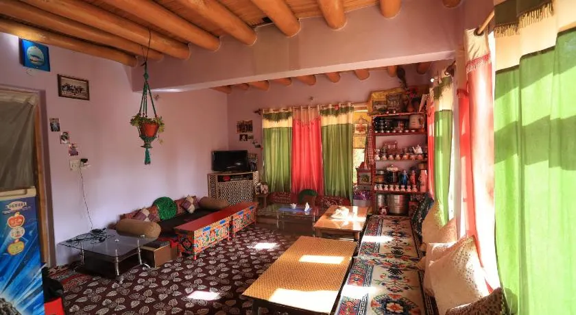 Lhachik Guest House - Image 1