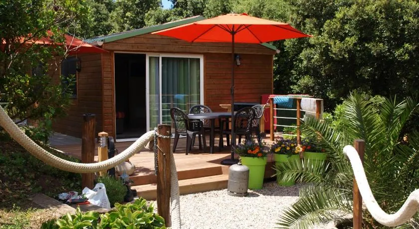 Le petit chalet - Image 1
