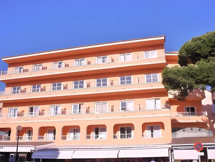 Hostal Alzina - Image 1