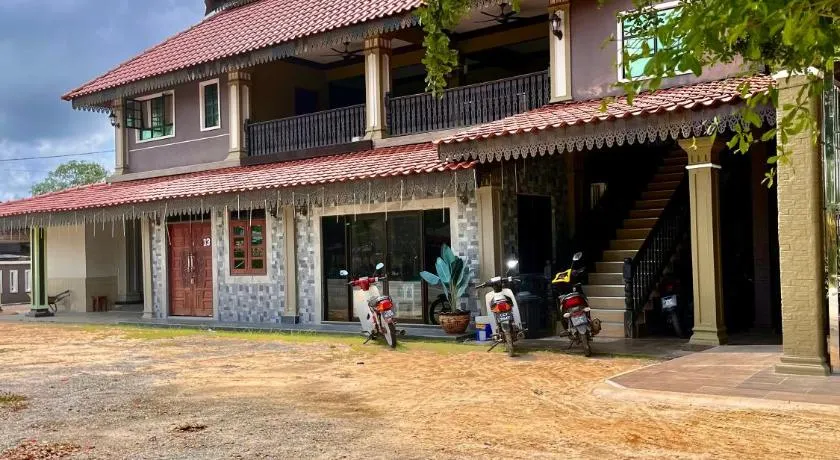 RAZAK GUEST HOUSE - Image 1