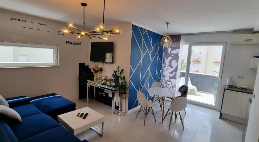 Villa Ave - Image 1