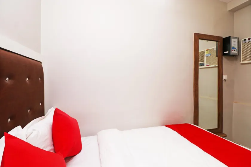 OYO Flagship 45455 Hotel Siddahant Palace - Image 1