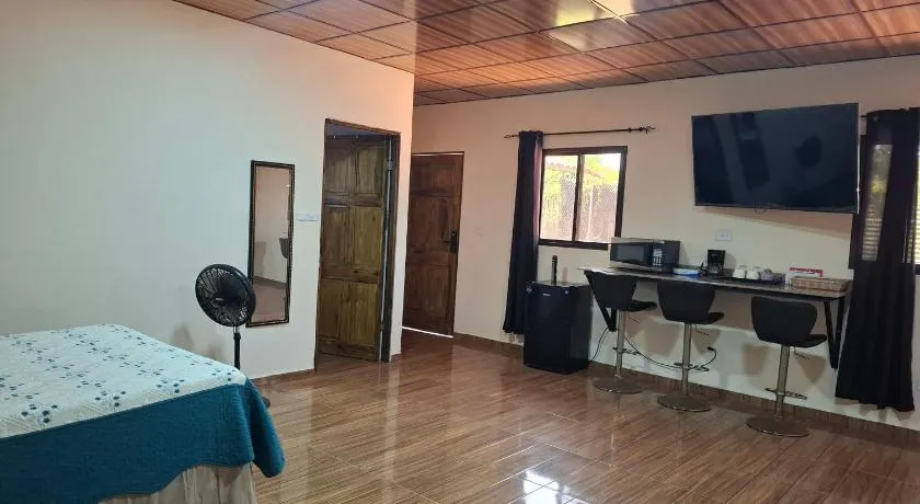 Pleasant Hostal Panama - Image 1
