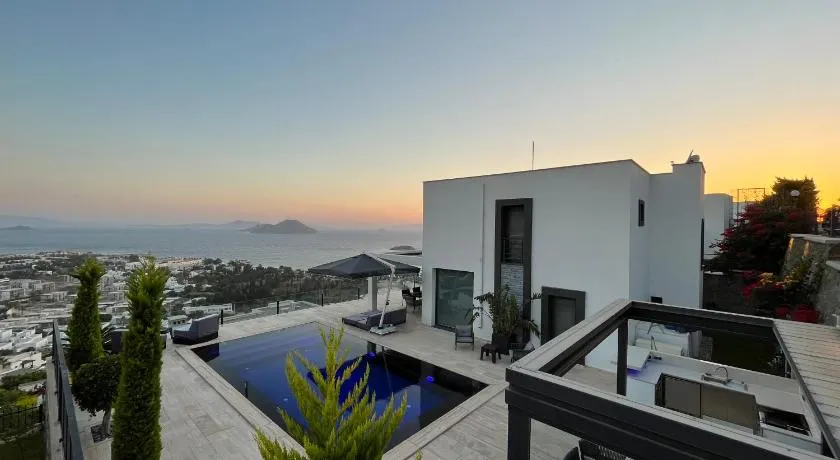 Villa Aylinda with private heated Pool - Image 1