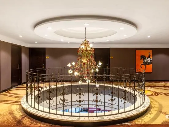 Mingshi Holiday Hotel - Image 1